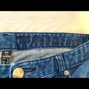 GAP size 6 curvy straight jeans